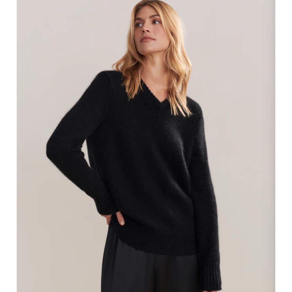 NWT Ralph Lauren Heritage Boyfriend V Neck Sweater in Blsck